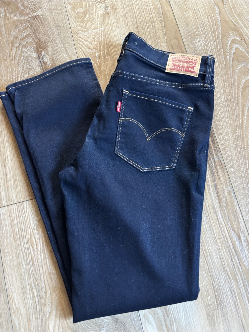 Levi's 314 Shaping Dark Indigo Straight Leg - 29 x 29 - Never Worn